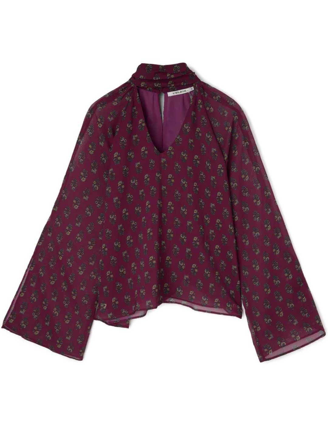 Blusa Silbon estampado motivos burdeos con flores para mujer