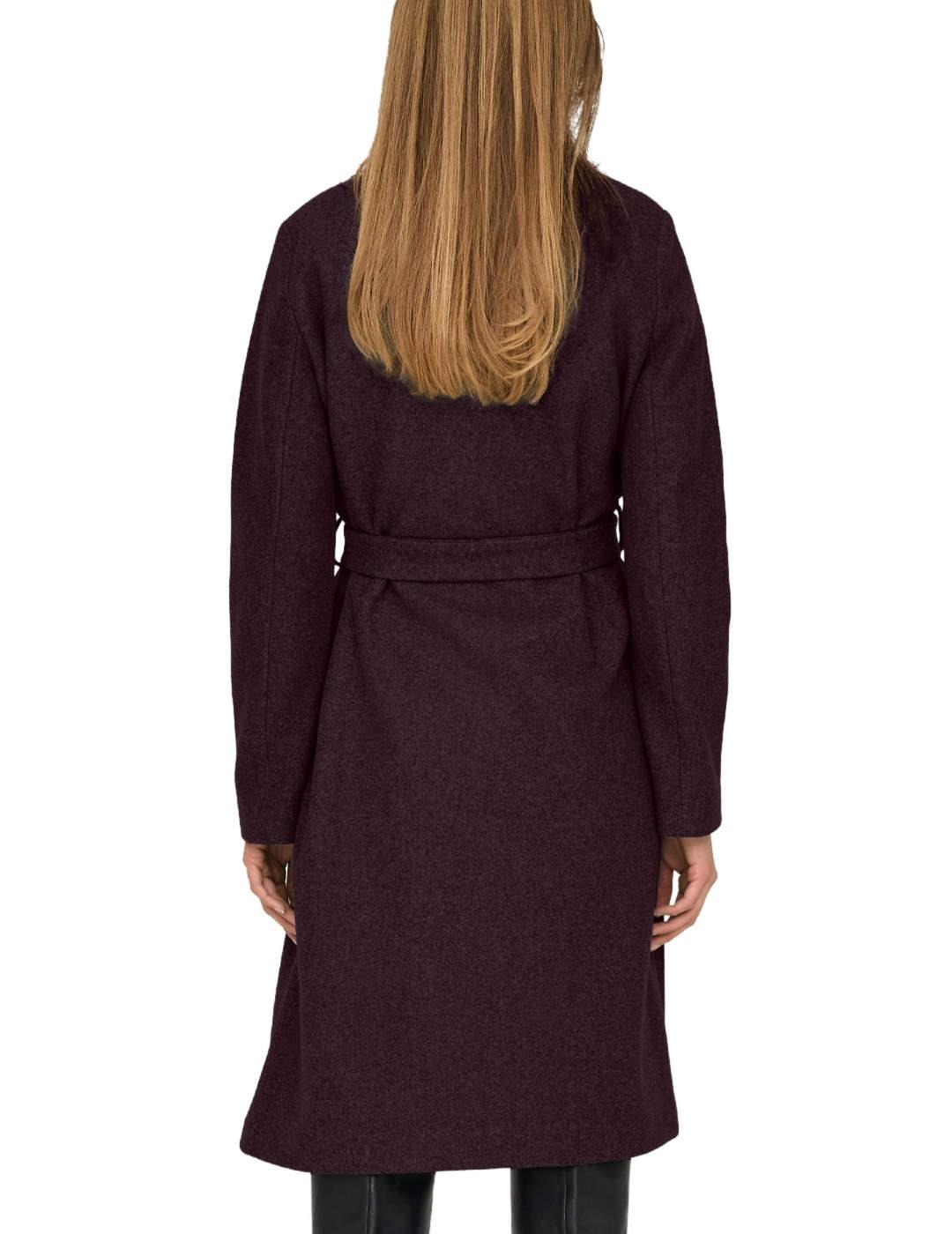 Abrigo Only Alvilda burdeos largo con cinturón para mujer