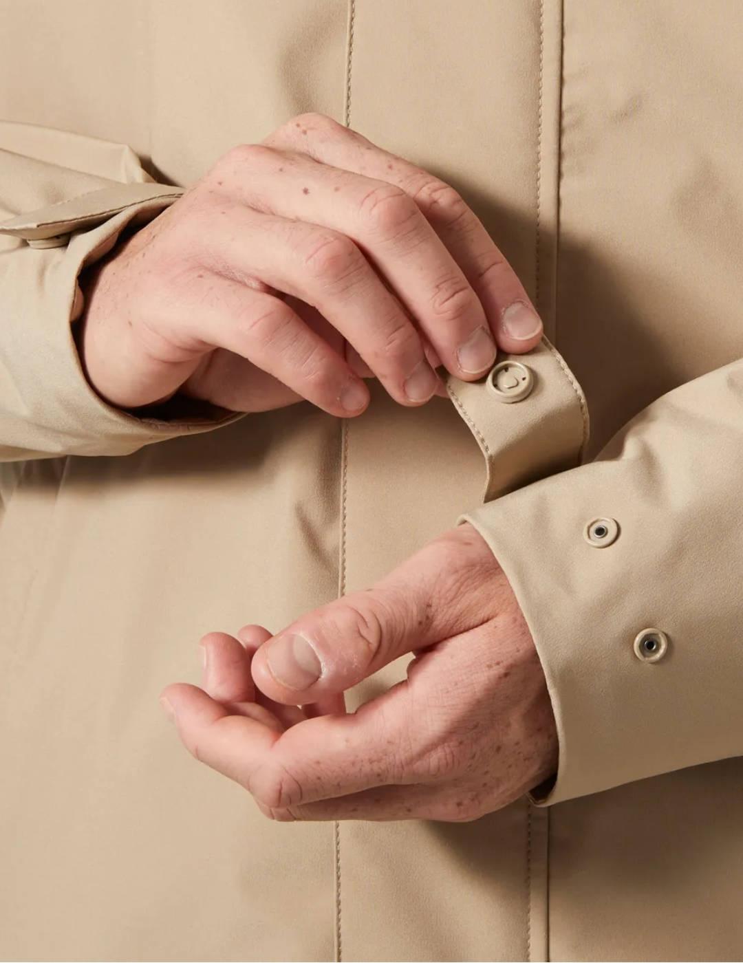 Chaqueta larga Helly Hansen Munich beige impermeable hombre