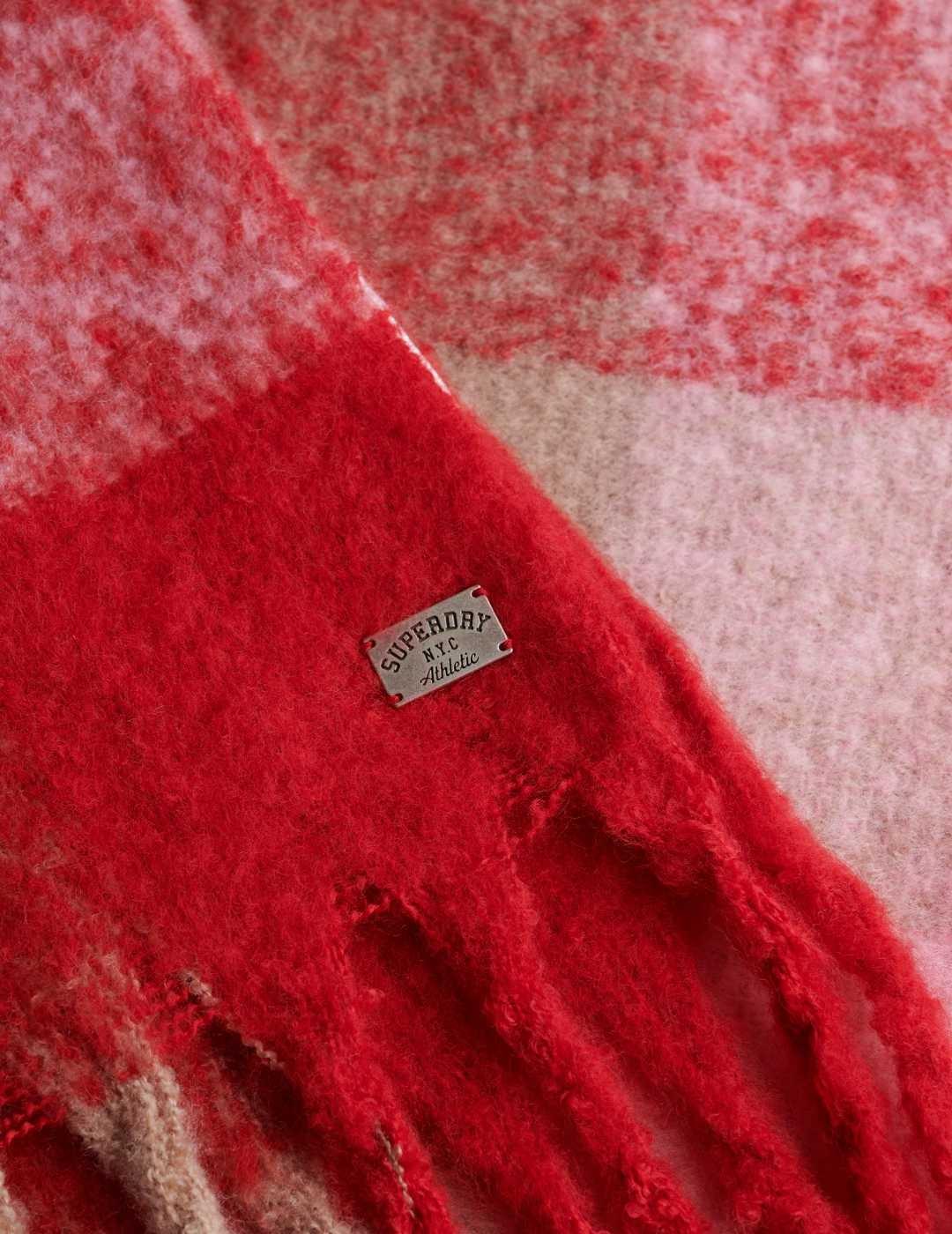 Bufanda Superdry Check cuadros rojos y rosas de mujer
